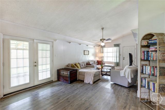 201 Russ Circle, Savannah, GA 31406