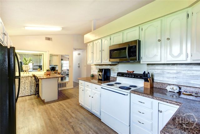 201 Russ Circle, Savannah, GA 31406