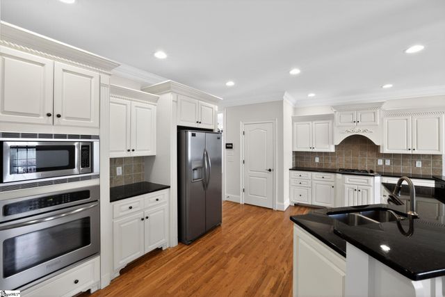 2 Dawn Meadow Court, Simpsonville, SC 29680