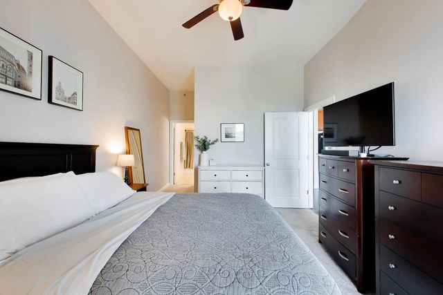 230 W Division Street 1107, Chicago, IL 60610
