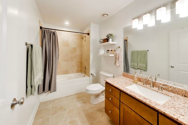 230 W Division Street 1107, Chicago, IL 60610
