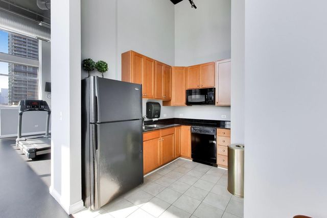 230 W Division Street 1107, Chicago, IL 60610
