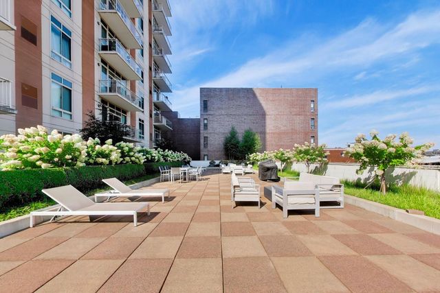 230 W Division Street 1107, Chicago, IL 60610