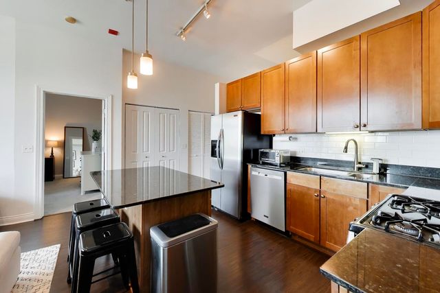 230 W Division Street 1107, Chicago, IL 60610