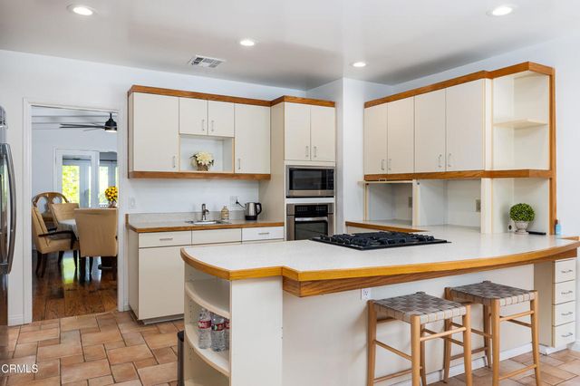 1660 S Oak Knoll Avenue, San Marino, CA 91108