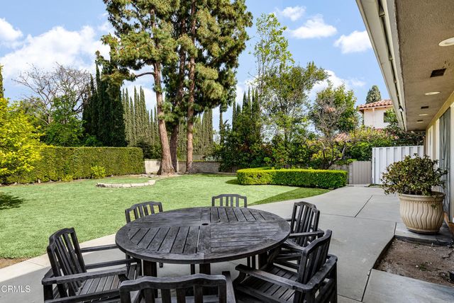1660 S Oak Knoll Avenue, San Marino, CA 91108
