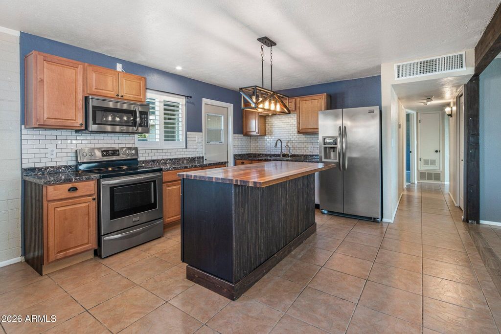 7830 E BELLEVIEW Street, Scottsdale, AZ 85257