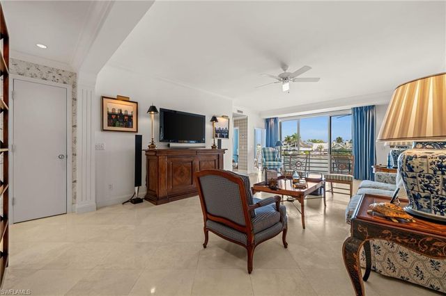 4500 Gulf Shore BLVD N 141, Naples, FL 34103