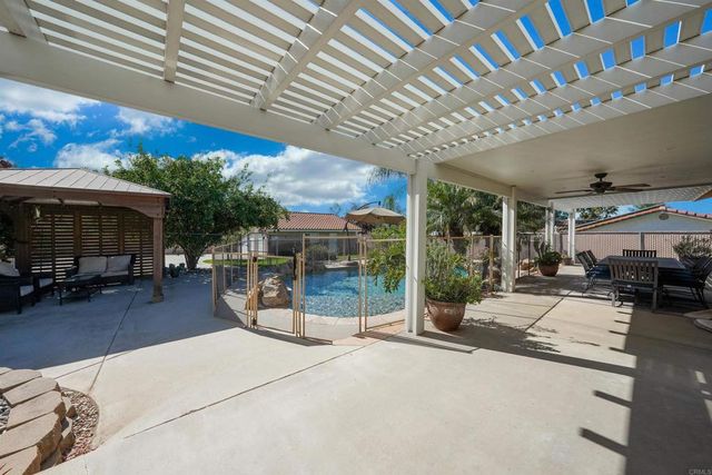 24363 Del Amo Road, Ramona, CA 92065