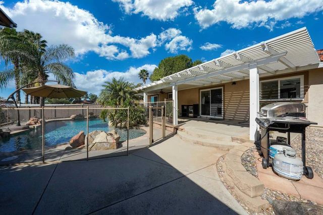 24363 Del Amo Road, Ramona, CA 92065