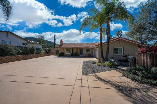 24363 Del Amo Road, Ramona, CA 92065