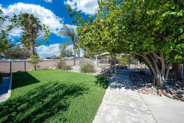 24363 Del Amo Road, Ramona, CA 92065