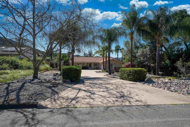 24363 Del Amo Road, Ramona, CA 92065