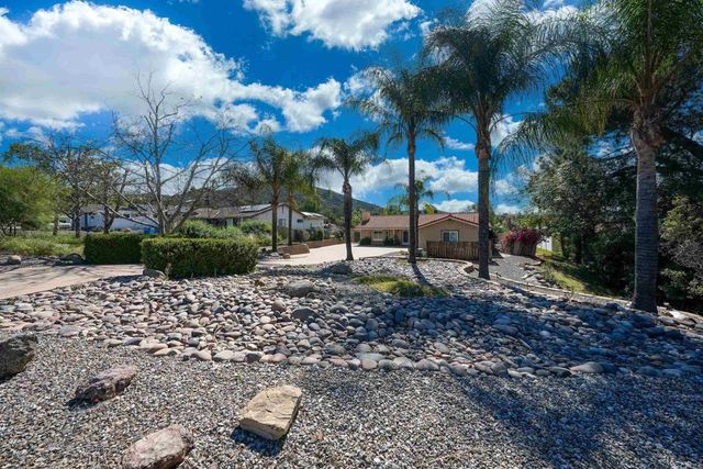 24363 Del Amo Road, Ramona, CA 92065