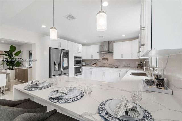 224 E Acre Dr, Plantation, FL 33317