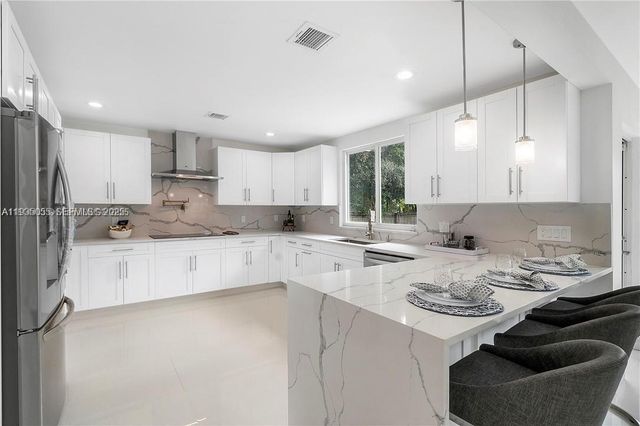 224 E Acre Dr, Plantation, FL 33317