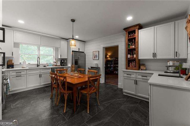 107 Etowah Drive, Cartersville, GA 30120
