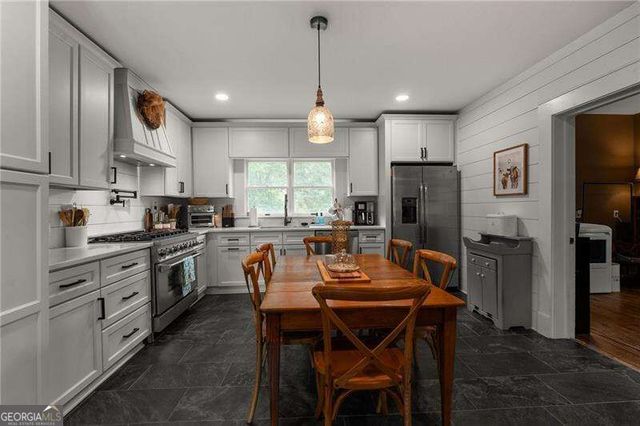 107 Etowah Drive, Cartersville, GA 30120
