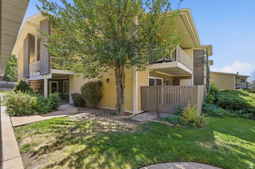 327 PEACH LN, Bountiful, UT 84010 — exterior