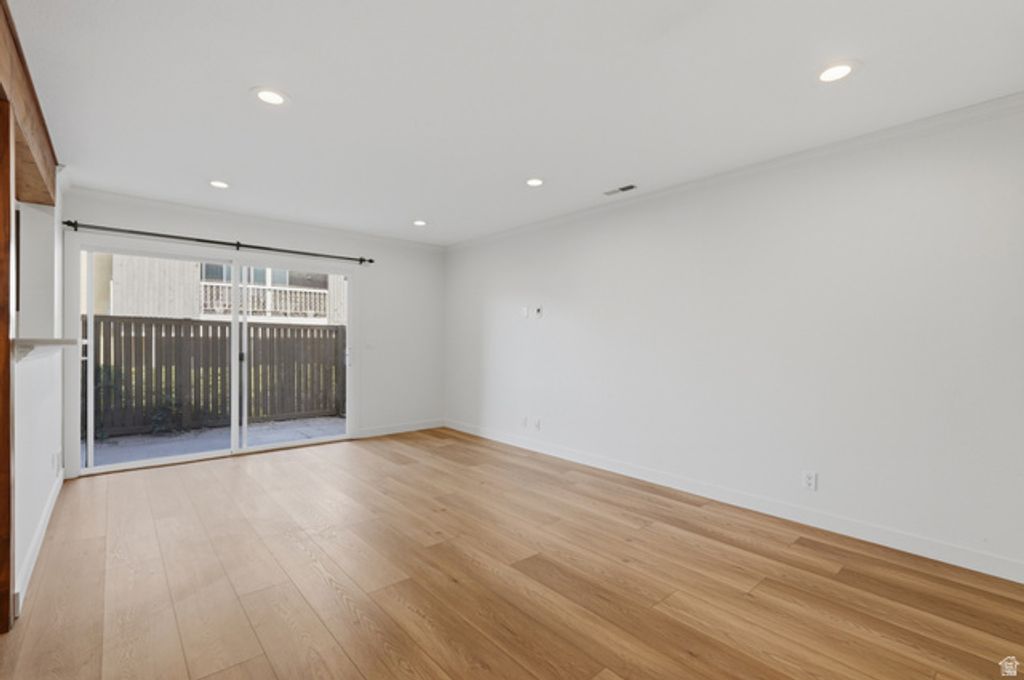 327 PEACH LN, Bountiful, UT 84010 — photo 4