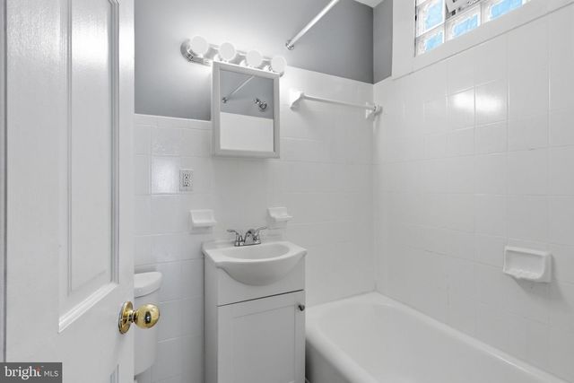1715 CAPITOL AVE NE, Washington, DC 20002
