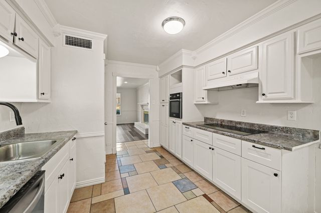 215 Johnson Drive, Duncanville, TX 75116