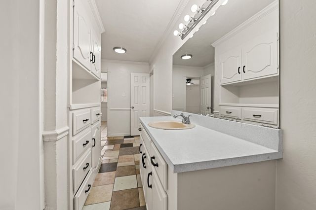215 Johnson Drive, Duncanville, TX 75116