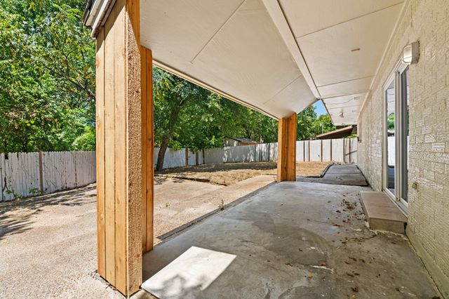 215 Johnson Drive, Duncanville, TX 75116
