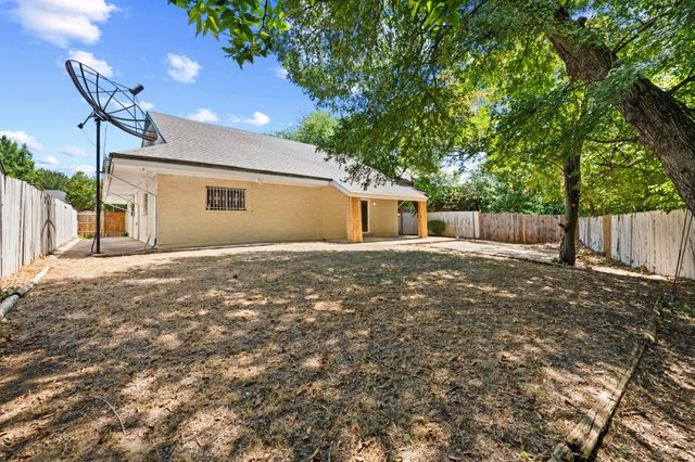 215 Johnson Drive, Duncanville, TX 75116