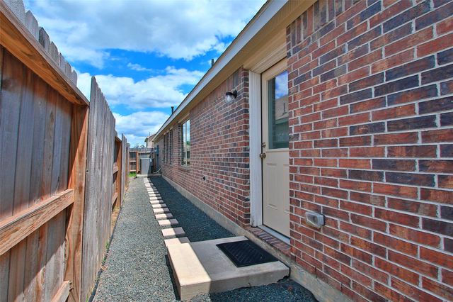 19326 Via Vinovo Court, New Caney, TX 77357