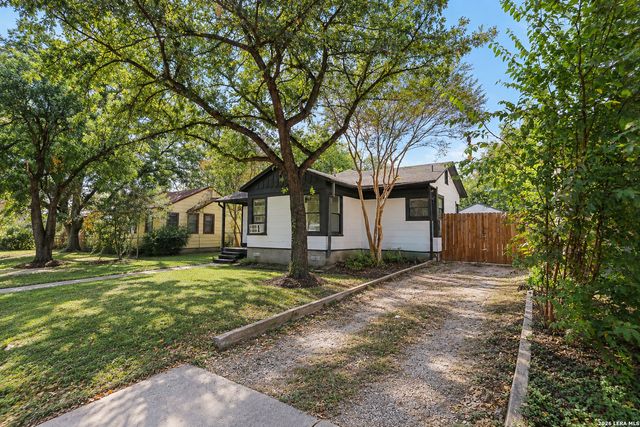 1418 W Lullwood Ave, San Antonio, TX 78201