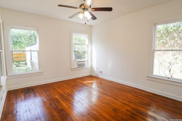 1418 W Lullwood Ave, San Antonio, TX 78201