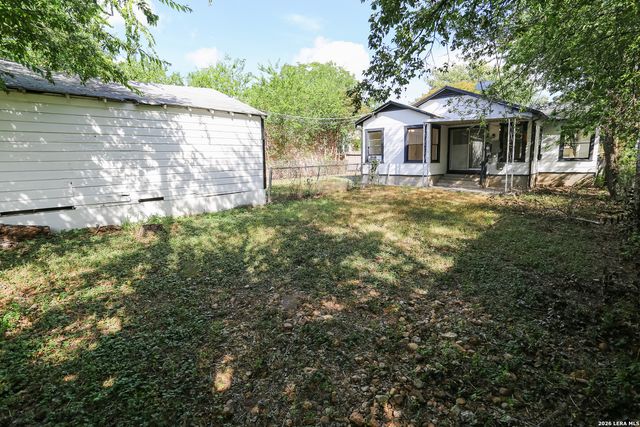 1418 W Lullwood Ave, San Antonio, TX 78201