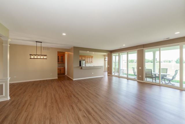 12910 Crestview Drive, Huntley, IL 60142