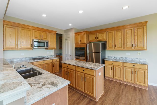 12910 Crestview Drive, Huntley, IL 60142