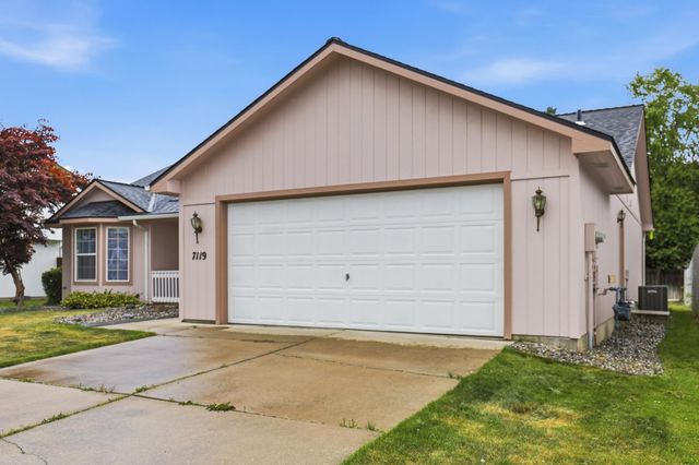 7119 N HOGAN St, Spokane, WA 99217