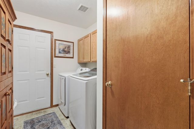 7119 N HOGAN St, Spokane, WA 99217