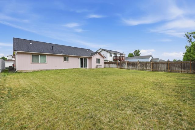 7119 N HOGAN St, Spokane, WA 99217