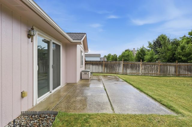 7119 N HOGAN St, Spokane, WA 99217
