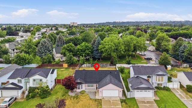 7119 N HOGAN St, Spokane, WA 99217