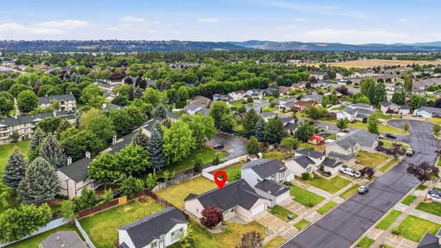 7119 N HOGAN St, Spokane, WA 99217