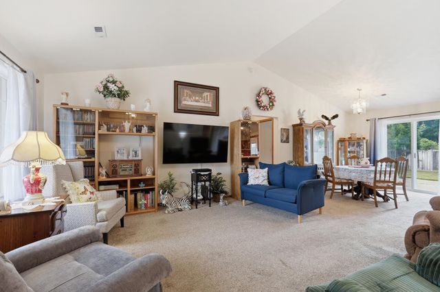 7119 N HOGAN St, Spokane, WA 99217