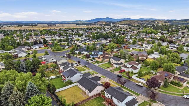 7119 N HOGAN St, Spokane, WA 99217
