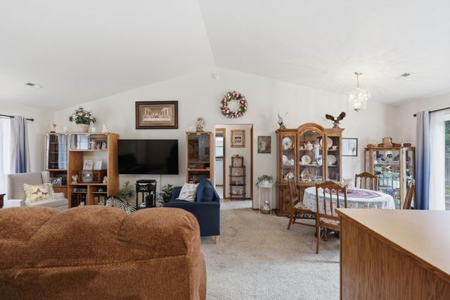 7119 N HOGAN St, Spokane, WA 99217