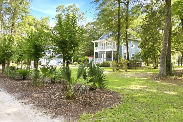 8270 Beach Farm Lane, Edisto Island, SC 29438