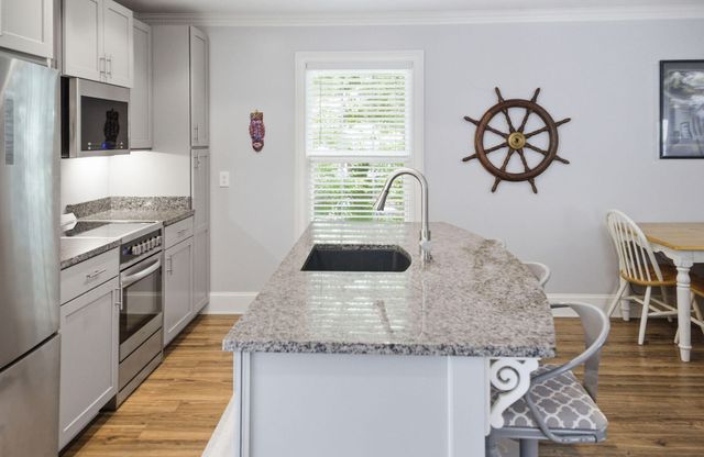 8270 Beach Farm Lane, Edisto Island, SC 29438