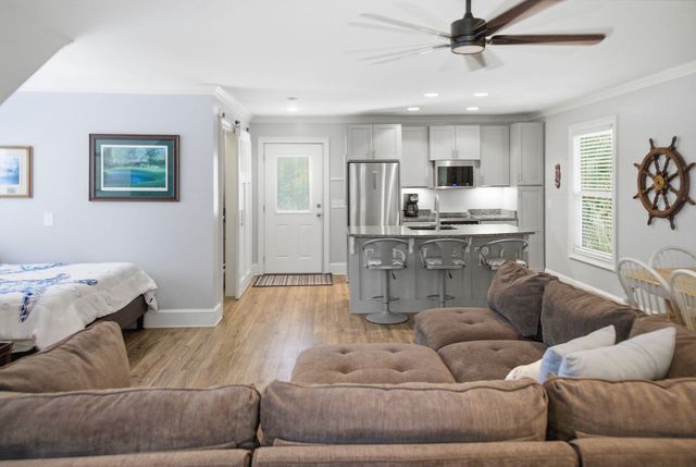 8270 Beach Farm Lane, Edisto Island, SC 29438