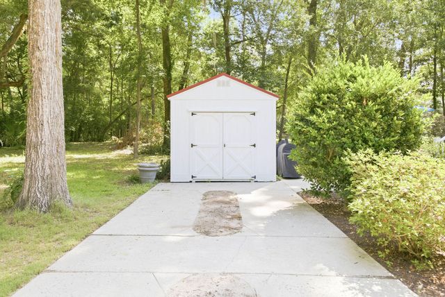 8270 Beach Farm Lane, Edisto Island, SC 29438