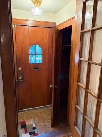 12 Ferncliff Rd, Bloomfield Twp., NJ 07003