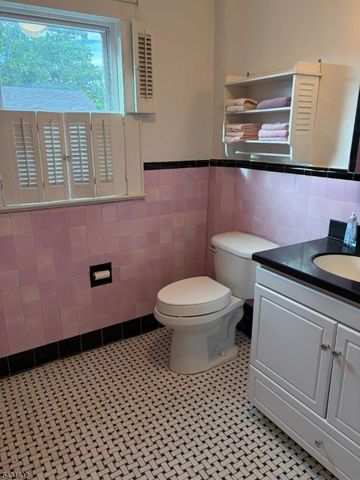 12 Ferncliff Rd, Bloomfield Twp., NJ 07003